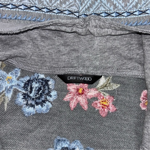 Driftwood embroidered Shelly Kimono top size M - Picture 5 of 9